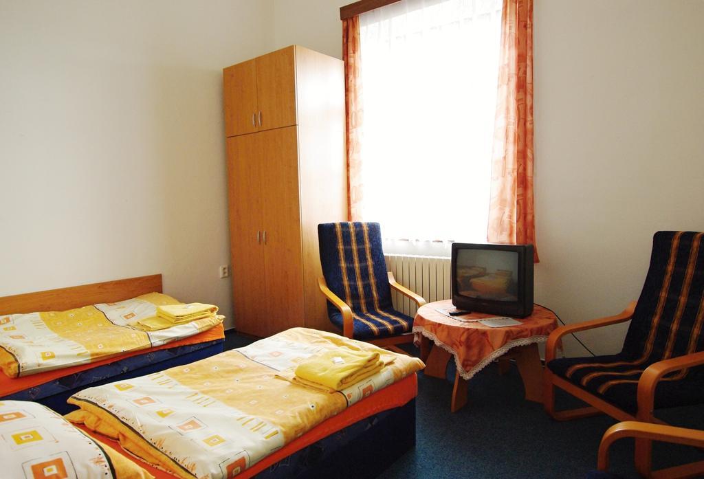 Koleje Zamecek Otel Lednice Oda fotoğraf