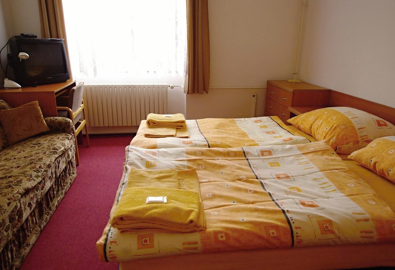 Koleje Zamecek Otel Lednice Oda fotoğraf